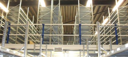 Legbordstelling met verdiepingsvloer – verdubbel je magazijnruimte zonder verbouwing